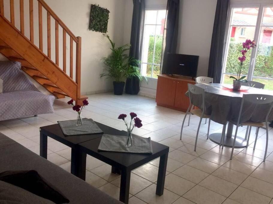 Le Dortoir Villa Magny-le-Hongre Luaran gambar